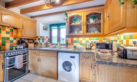 2 Bed in Thwaite 6