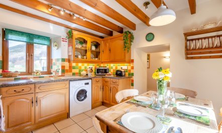 2 Bed in Thwaite 3