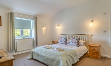2 Bed in Old Hall Green 8