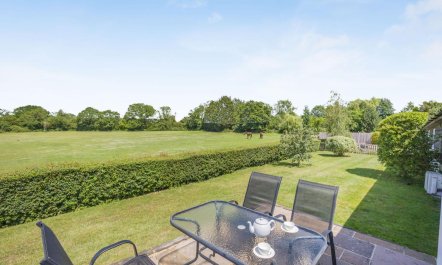 2 Bed in Old Hall Green 7