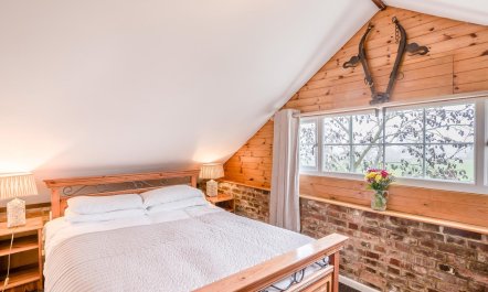 2 Bed in Hunston 2