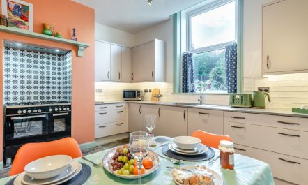 2 Bed in Shepley 2