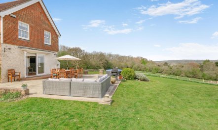 6 Bed in Hadlow Down 1