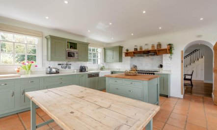 6 Bed in Hadlow Down 4
