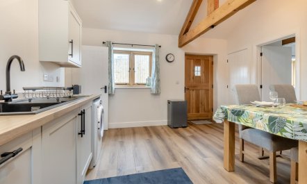 2 Bed in Northwood 5