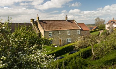 4 Bed in Borrowby