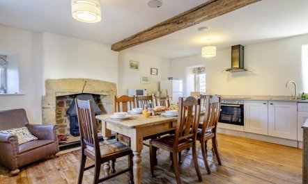4 Bed in Borrowby 1