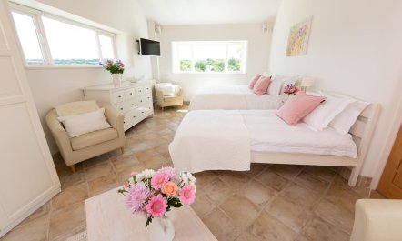 1 Bed in Upper Vobster 2