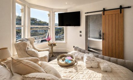 4 Bed in Looe 4
