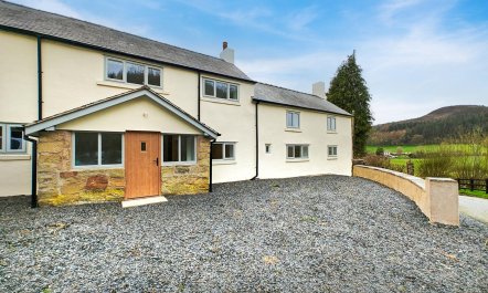 5 Bed in Llandegla 2