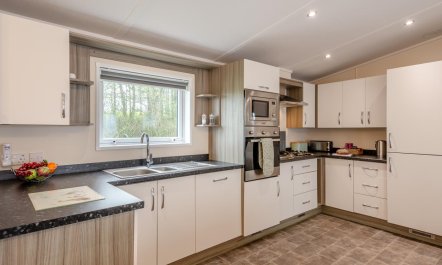 2 Bed in Bentham 3
