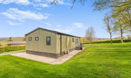2 Bed in Bentham 6