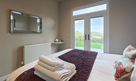 2 Bed in Aberbechan 4
