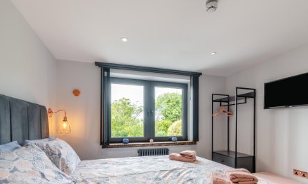 1 Bed in Tenby 8