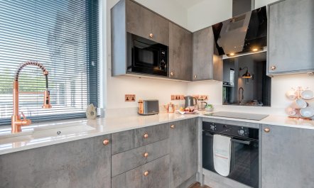 1 Bed in Tenby 8
