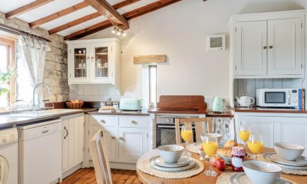 2 Bed in Great Edstone 8