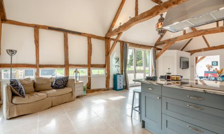 3 Bed in Eastbury 7