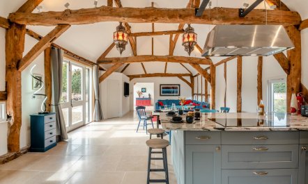 3 Bed in Eastbury 8