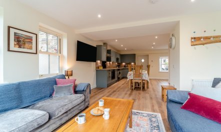 3 Bed in Thankerton 6