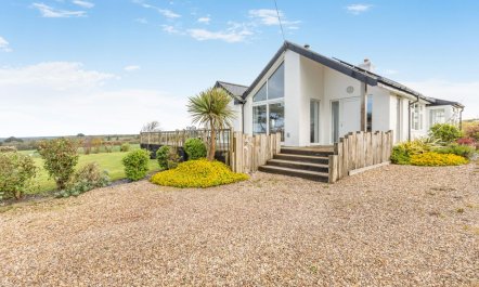 3 Bed in Welcombe