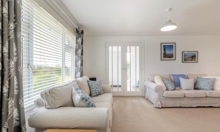 3 Bed in Welcombe 8