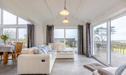 3 Bed in Welcombe 1