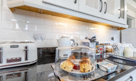 3 Bed in Welcombe 6
