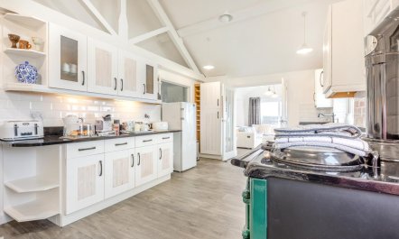 3 Bed in Welcombe 5