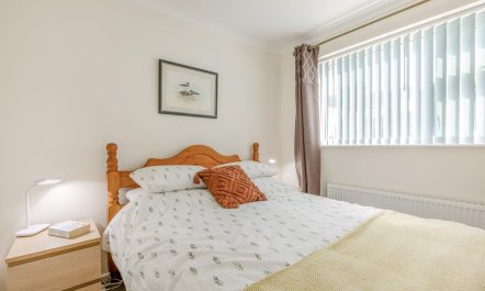2 Bed in Weymouth 9