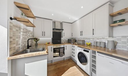 2 Bed in Aberystwyth 9