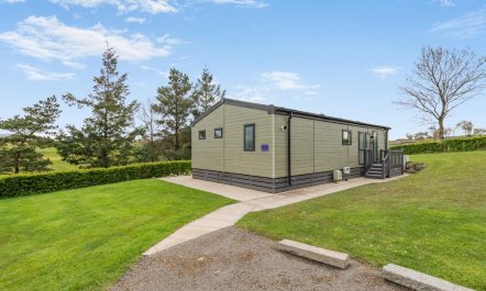 2 Bed in Bentham 1