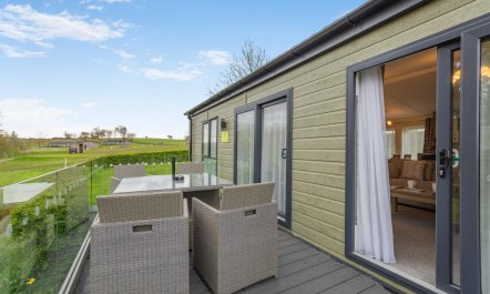 2 Bed in Bentham 2