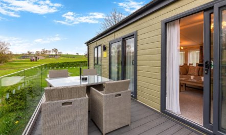 2 Bed in Bentham 0
