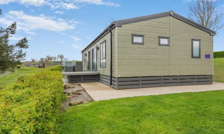 2 Bed in Bentham 8