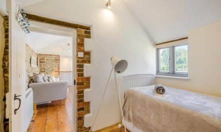 2 Bed in Thornage 7