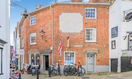 2 Bed in Lymington