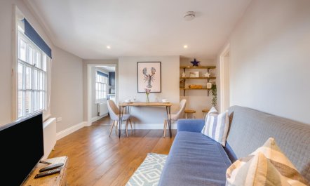 2 Bed in Lymington 1