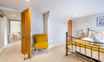 2 Bed in Lymington 5
