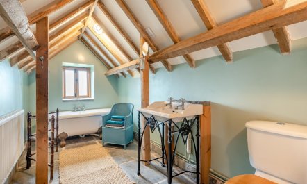 2 Bed in Whitbourne 3