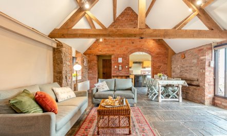 2 Bed in Whitbourne 5