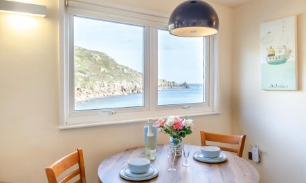 1 Bed in Lamorna Cove, 5