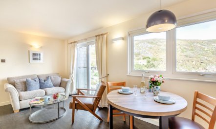 1 Bed in Lamorna Cove, 3