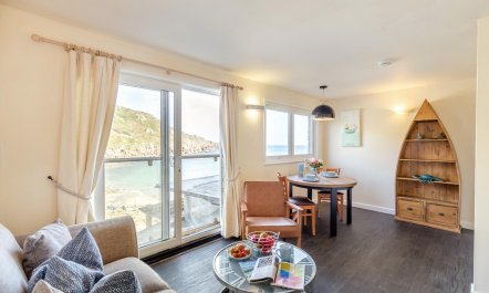 1 Bed in Lamorna Cove, 4