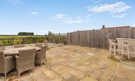 3 Bed in Docking 4