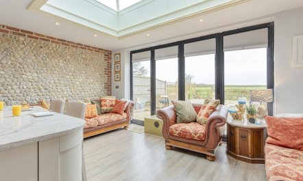 3 Bed in Docking 3