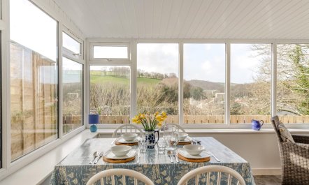 1 Bed in Bodinnick 2