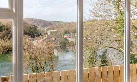1 Bed in Bodinnick 3