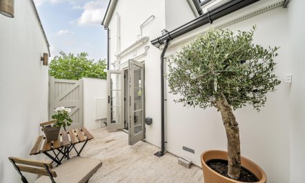 3 Bed in Mumbles 6