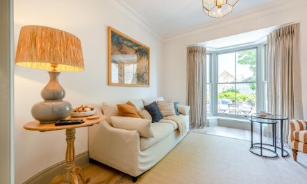 3 Bed in Mumbles 6