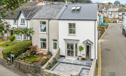 3 Bed in Mumbles